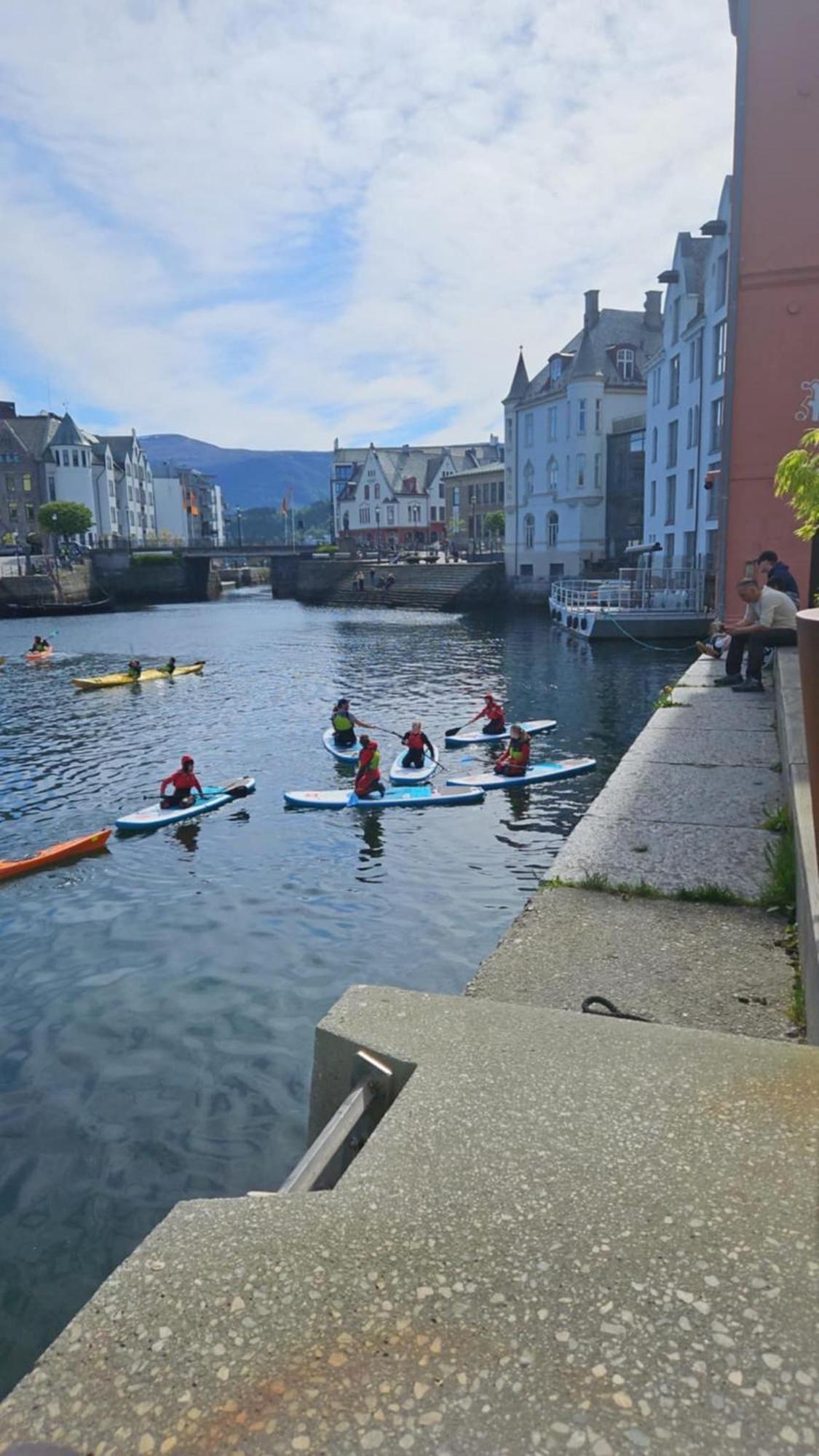 Free Parking Space, 2 Bed Room, Short Walk To Brosundet Alesund Exterior photo